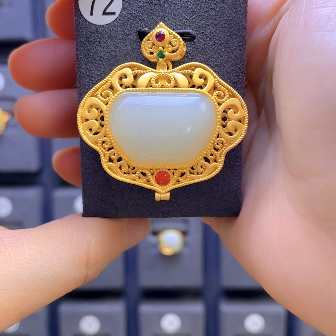 和田玉颈饰银S925镀金镶嵌