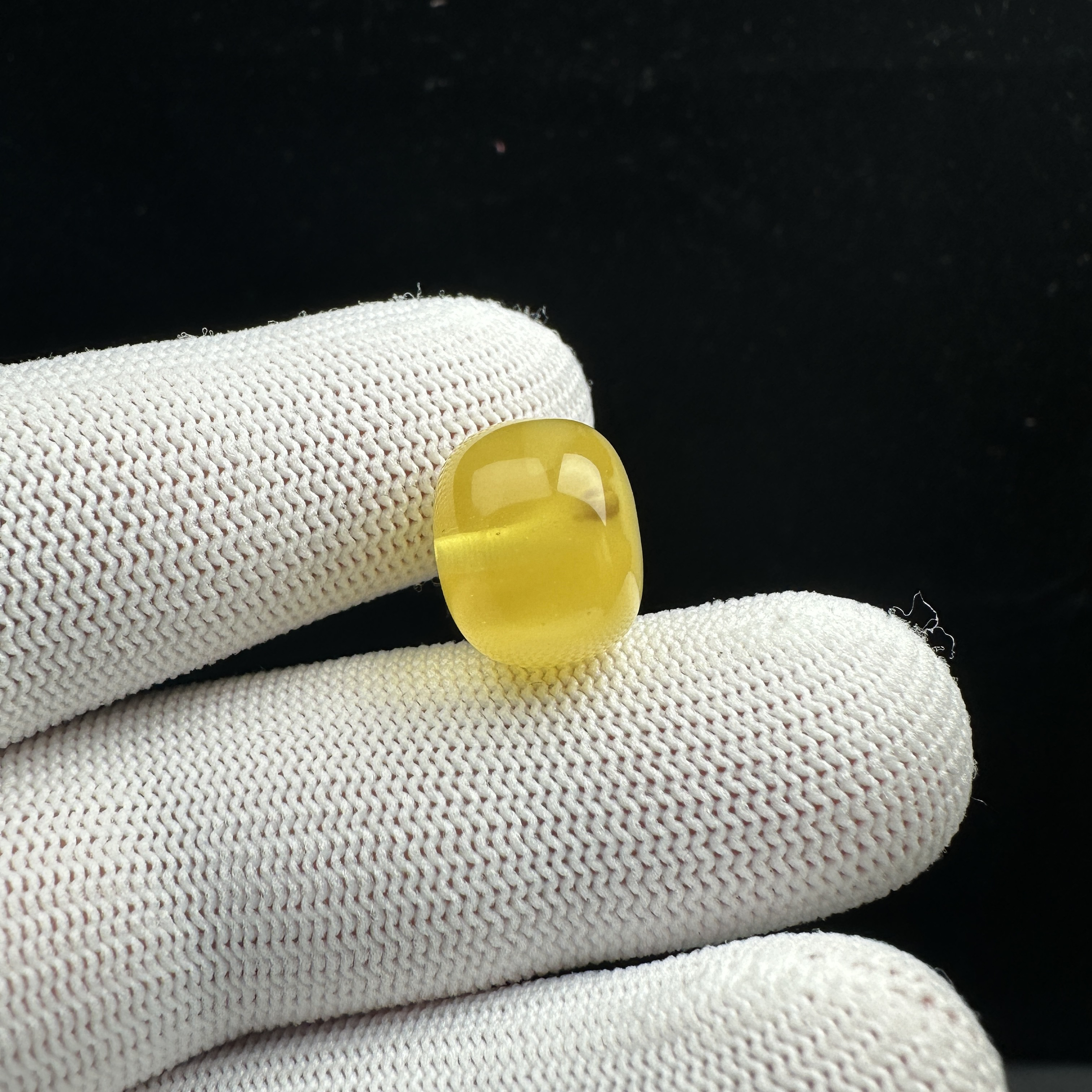 B3555天然原矿俄料蜜蜡 瑕疵墩子 14.7*11.8mm支持复检