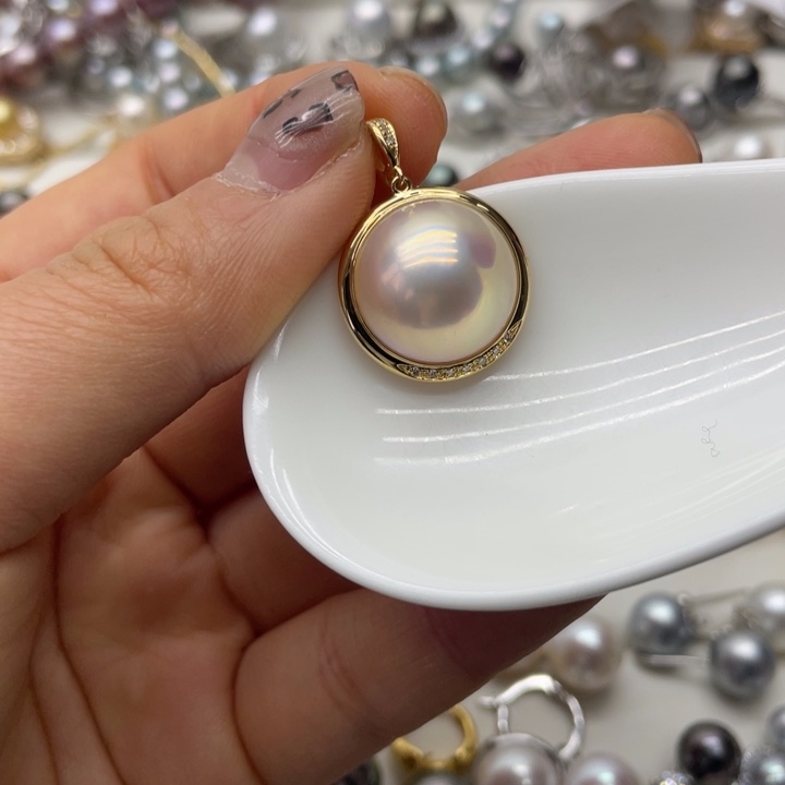 拼合珍珠（马贝珠）吊坠(不含链)18K金镶嵌