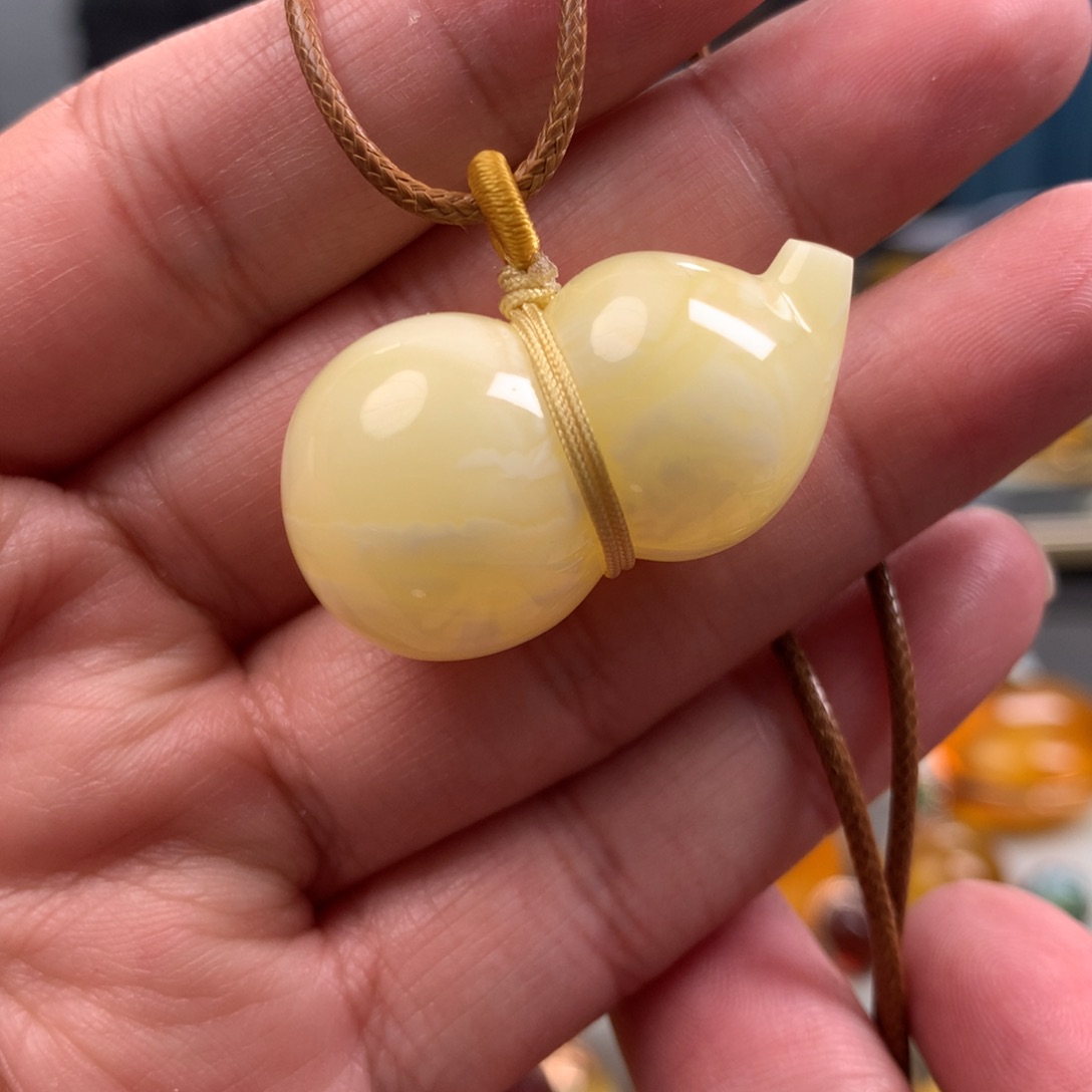 蜜蜡珠宝奇石未镶嵌