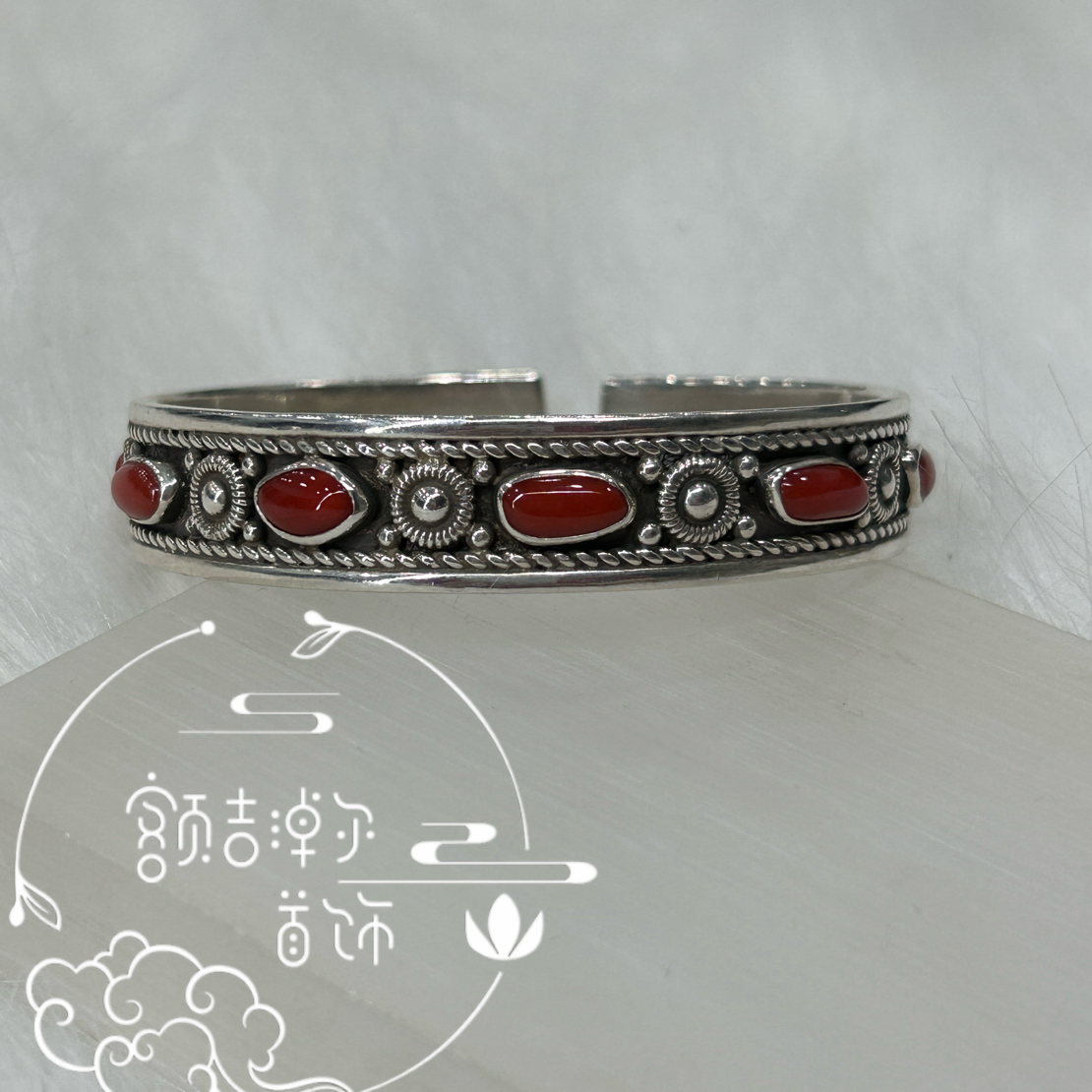 足银羽毛手镯 足银旭日手工手镯1980