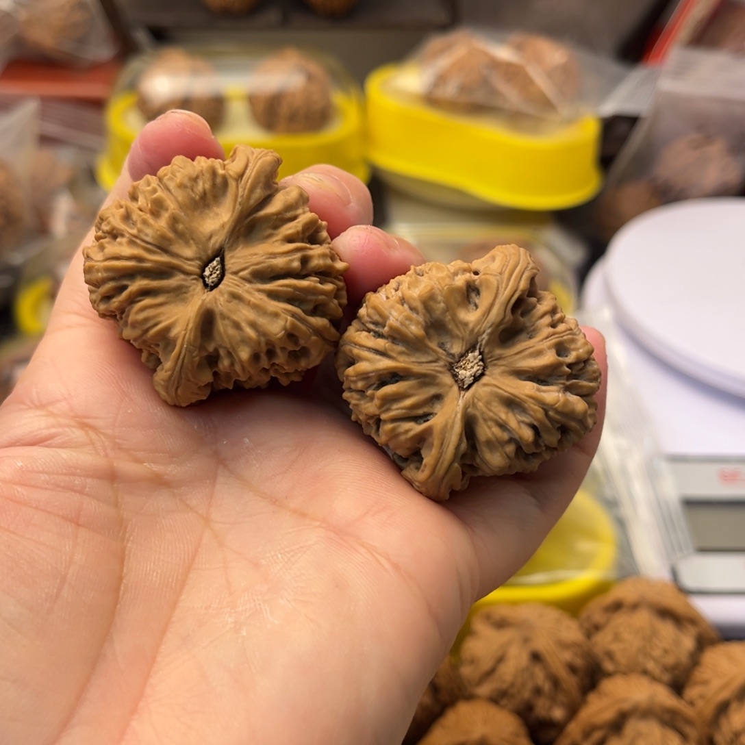 文玩核桃吊坠嗯*丶南疆石