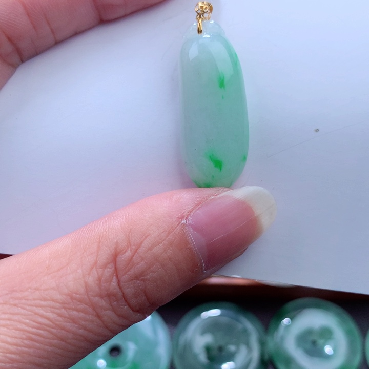 翡翠吊坠(不含链)18K金镶嵌