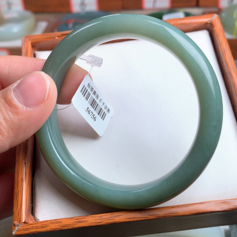 【闪购商品】和田玉手镯未镶嵌56.9