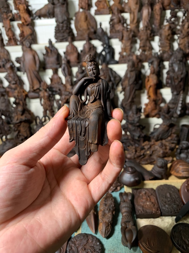 太行崖柏雷击木10x4.8自在观音菩萨工艺摆件适合居家收藏
