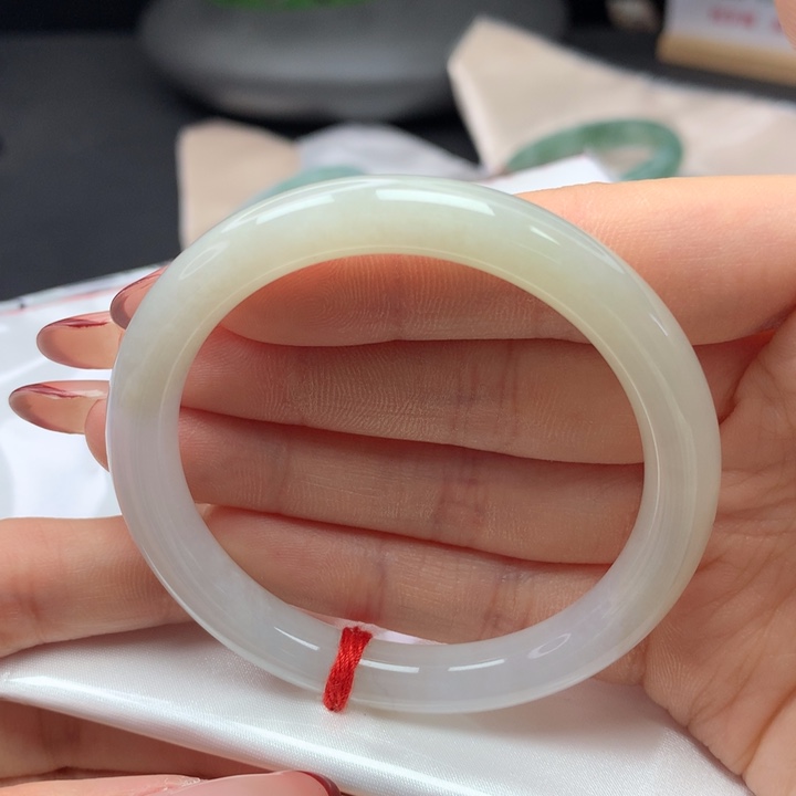 翡翠手镯未镶嵌52圆条