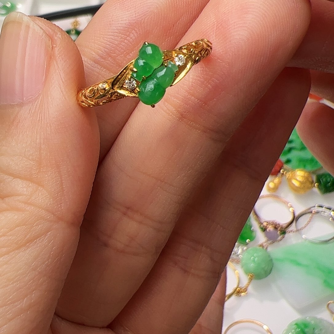 翡翠戒指18K金镶嵌翡翠戒指18k镶嵌