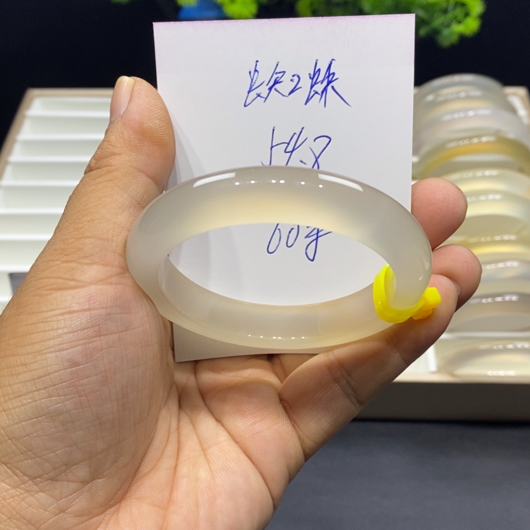 ****️玛瑙/玉髓未镶嵌手镯