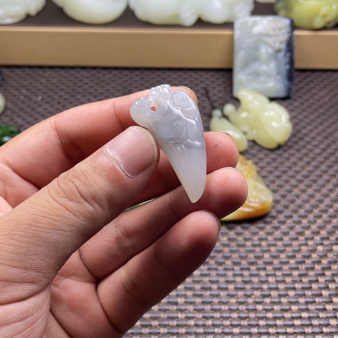 颈饰未镶嵌和田玉