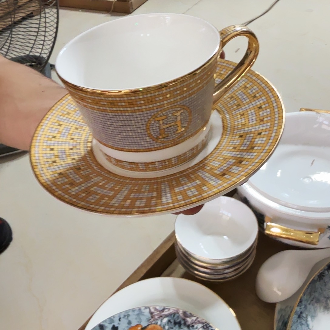 45%以上骨粉骨瓷陶瓷工艺美术精品展览正品