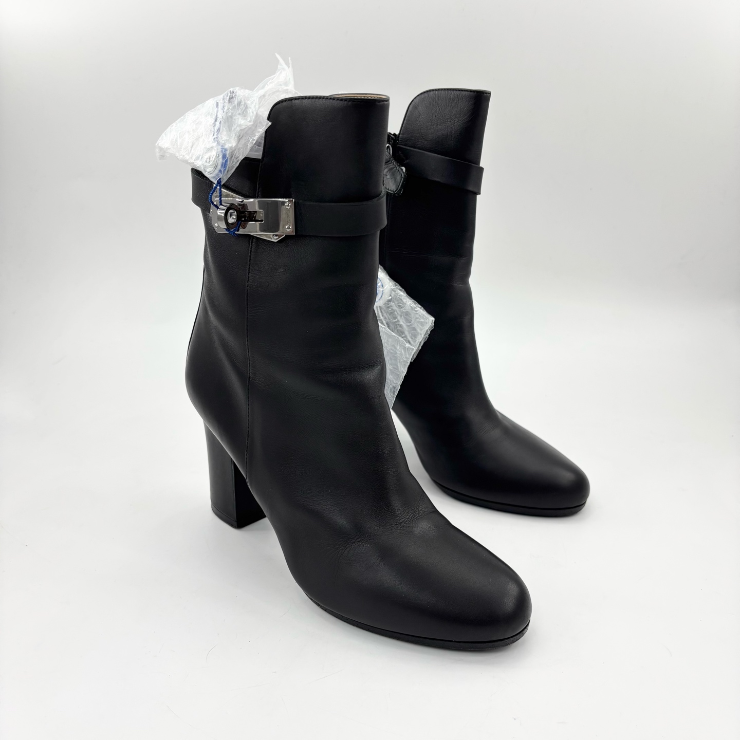 95新 Hermes/爱马仕 37码/黑色Kelly扣短靴/TT250895