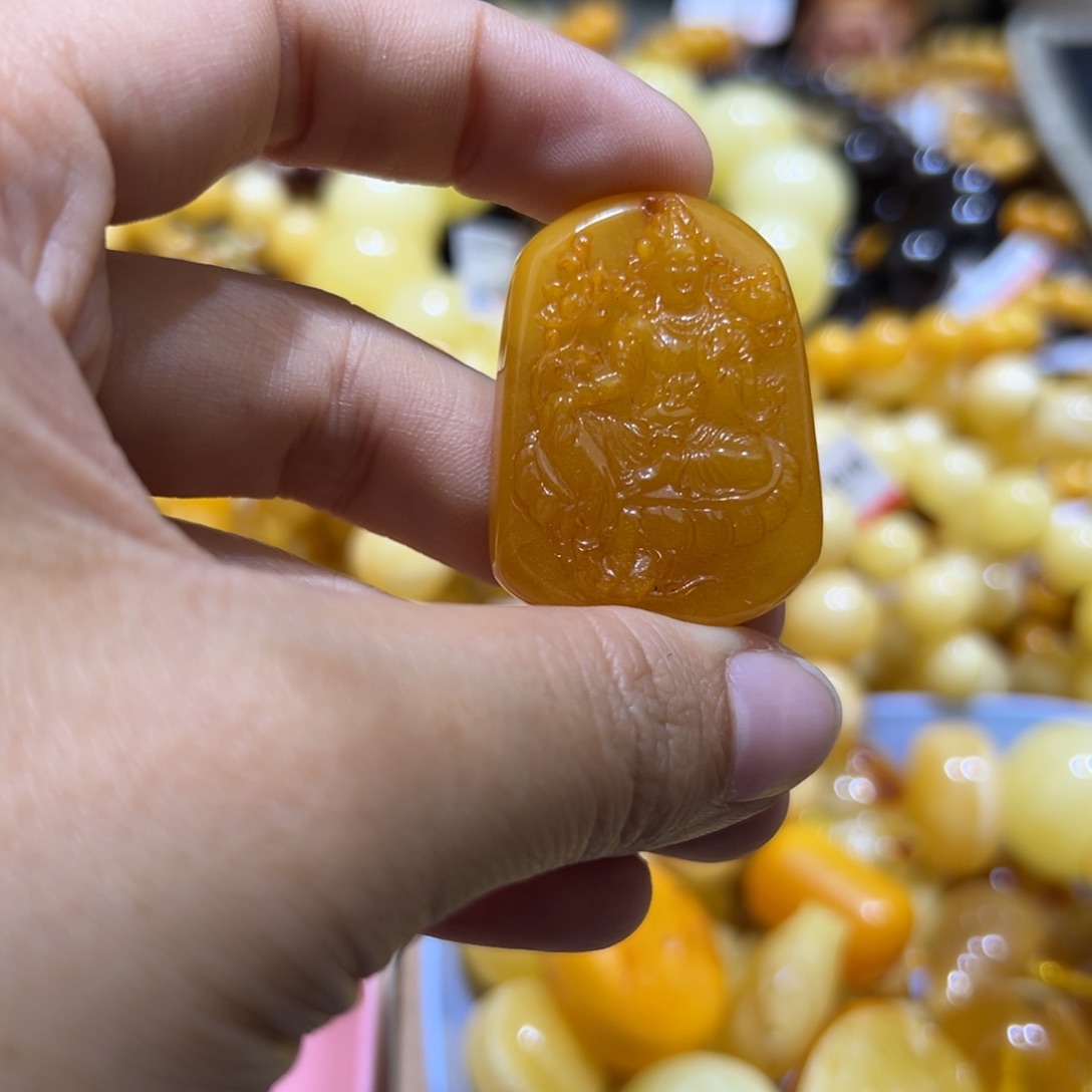 琥珀珠宝奇石未镶嵌