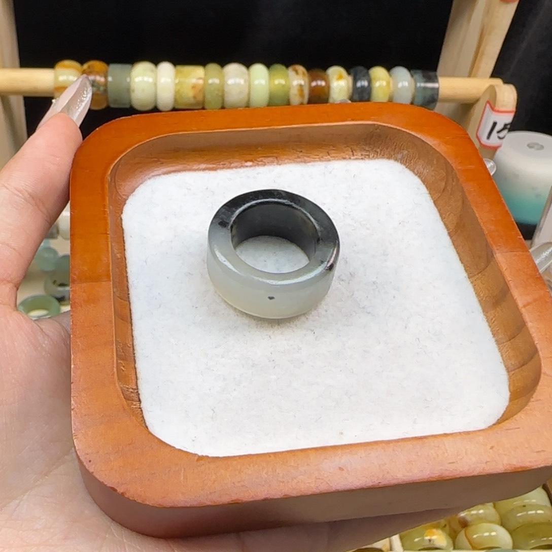 蛇纹石玉合金内径18.35****Ծ