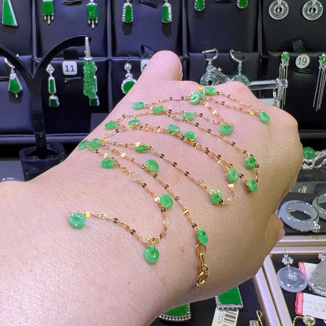 翡翠18K金镶嵌颈饰满天星