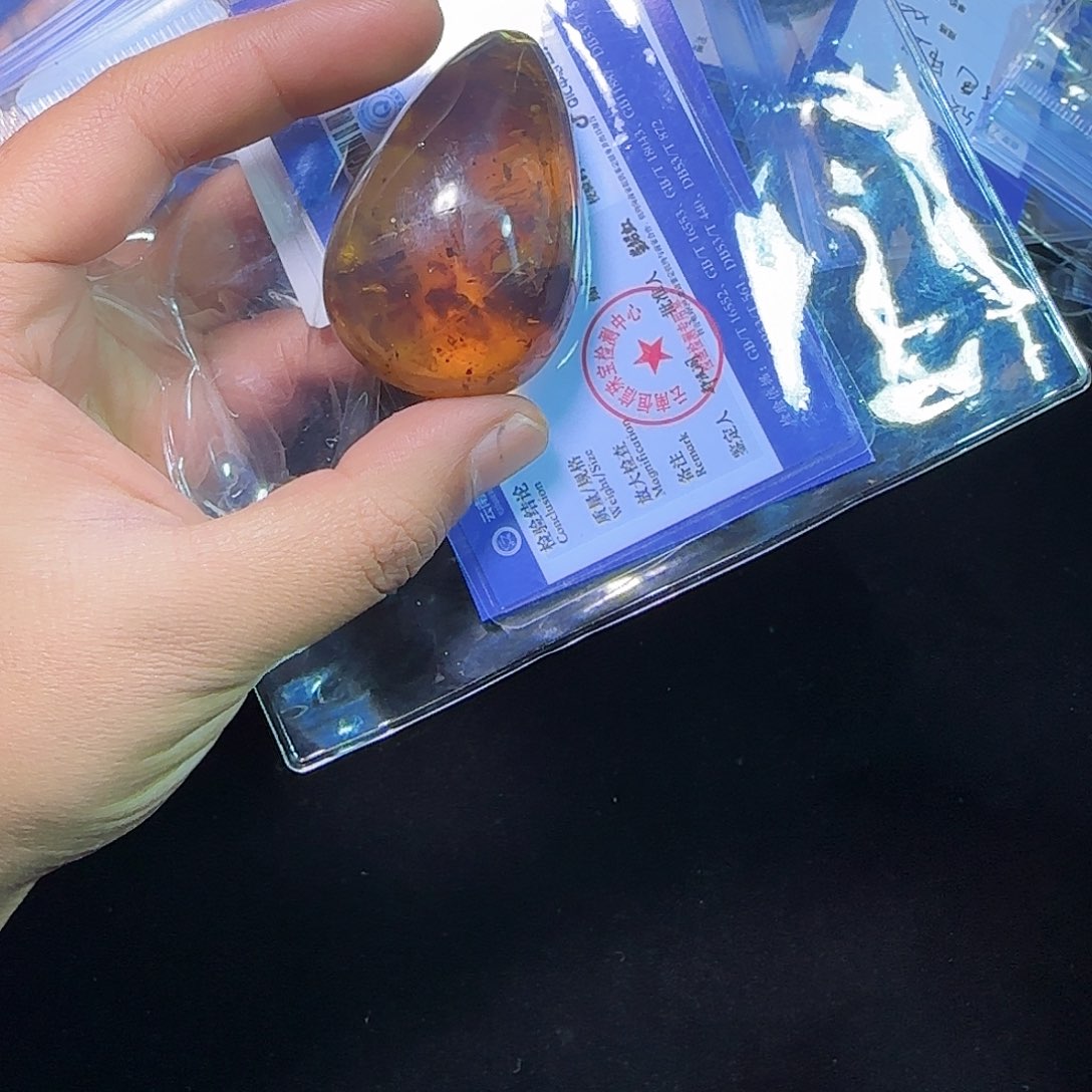 琥珀未镶嵌裸石琥珀