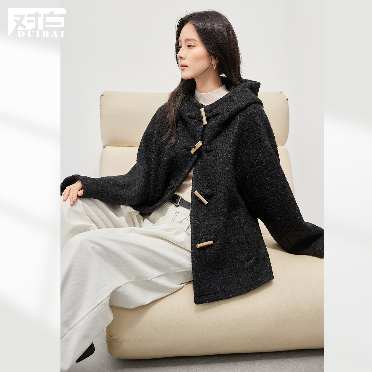 对白复古绵羊毛牛角扣连帽毛呢外套女2024冬大衣DYZB-EDW095