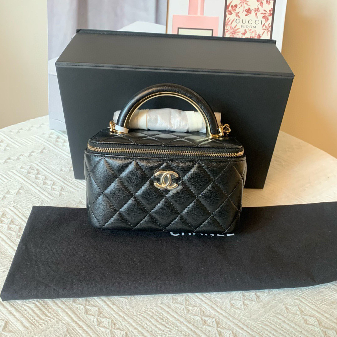 未使用 Chanel/香奈儿 黑金22A手柄盒子
