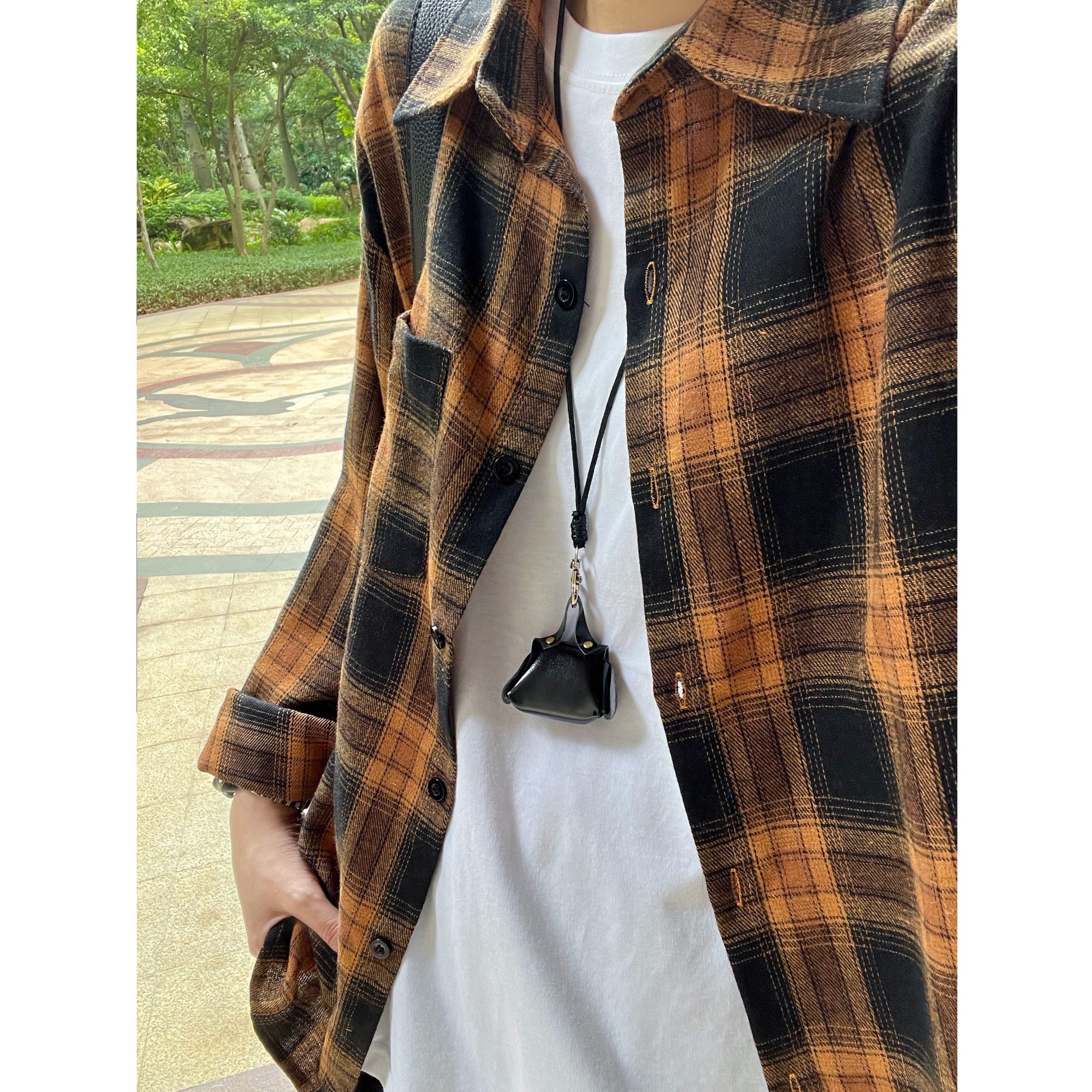 休闲咖啡色格子长袖衬衫外套女秋季宽松中长款慵懒风磨毛独特上衣
