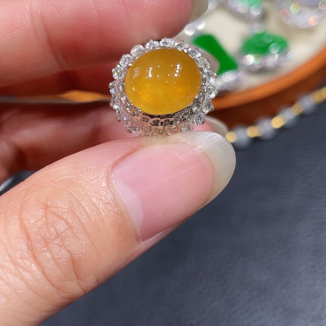 未镶嵌戒指翡翠戒指