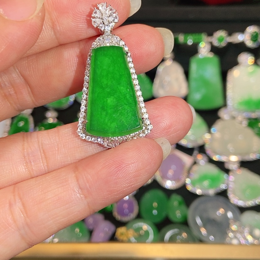 【闪购商品】颈饰未镶嵌翡翠天然翡翠