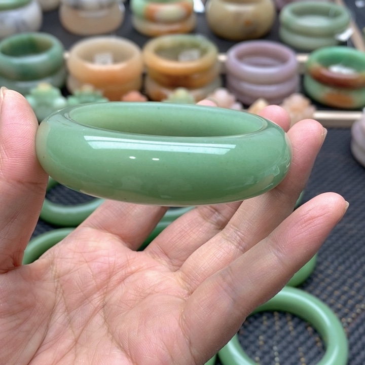 石英质玉手镯未镶嵌涂*