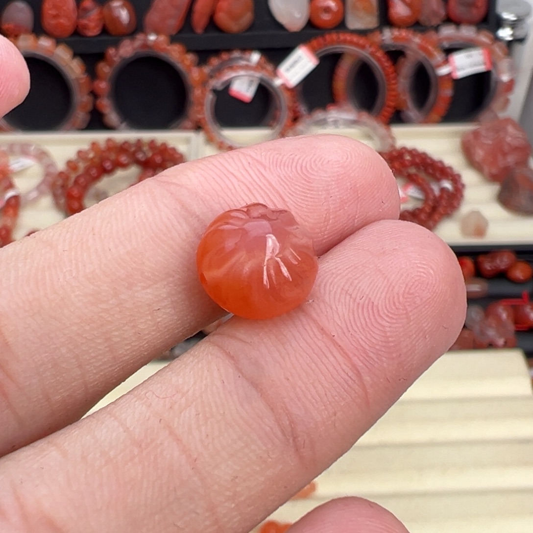 奕***菲南红玛瑙未镶嵌颈饰包子