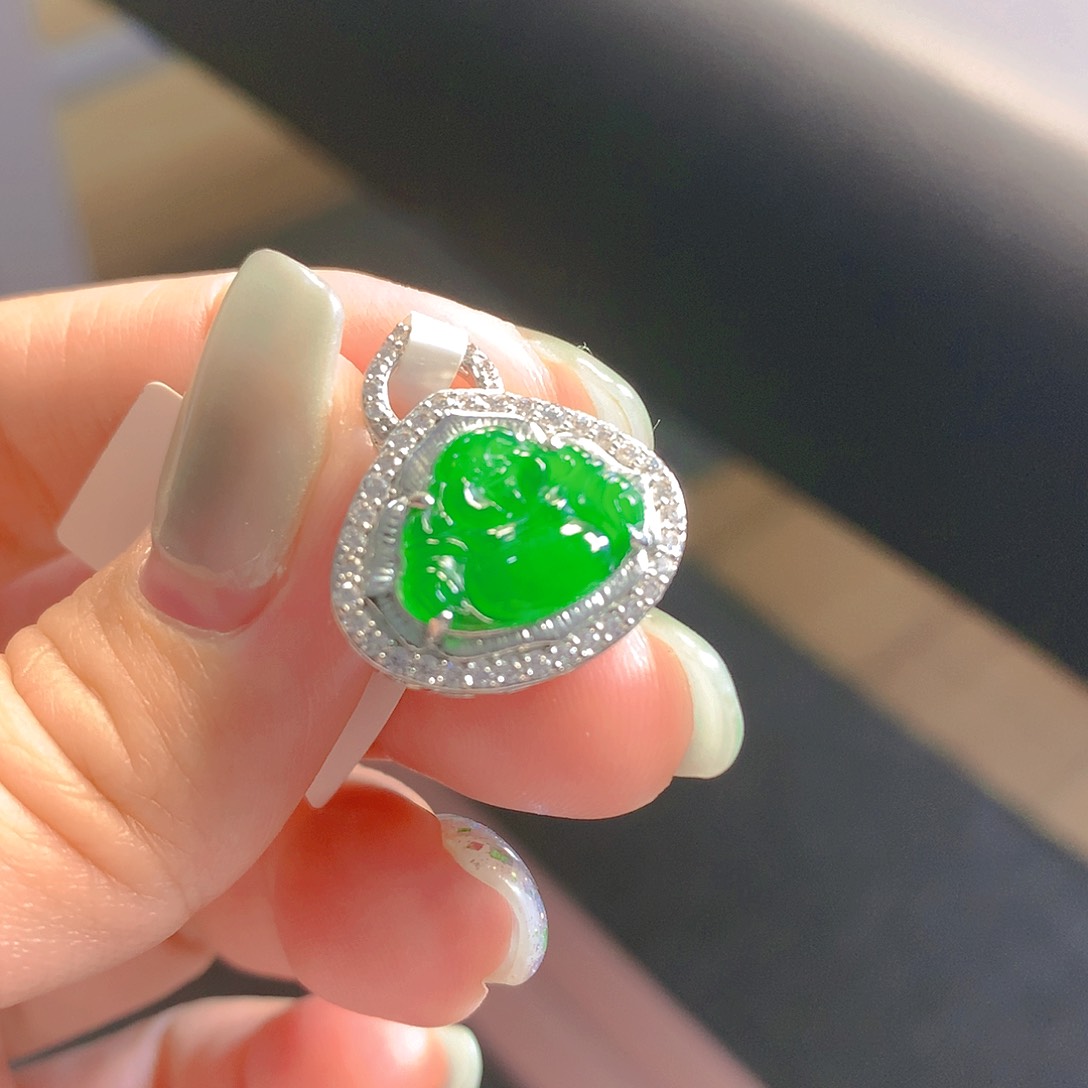 翡翠颈饰未镶嵌翡翠