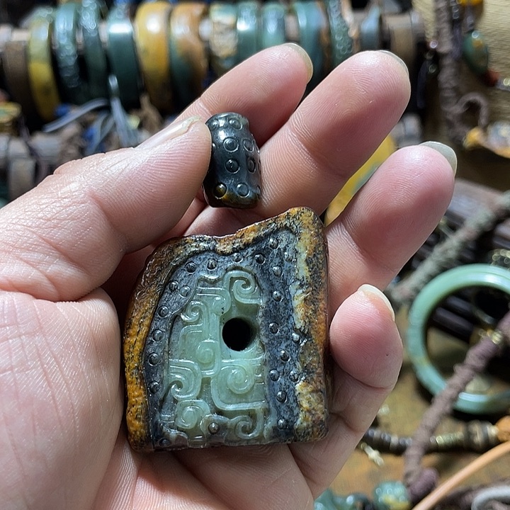 岫岩河磨玉（透闪石质玉）未镶嵌挂件?*