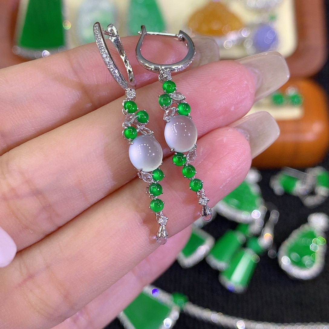 翡翠18K金镶嵌耳饰88888888