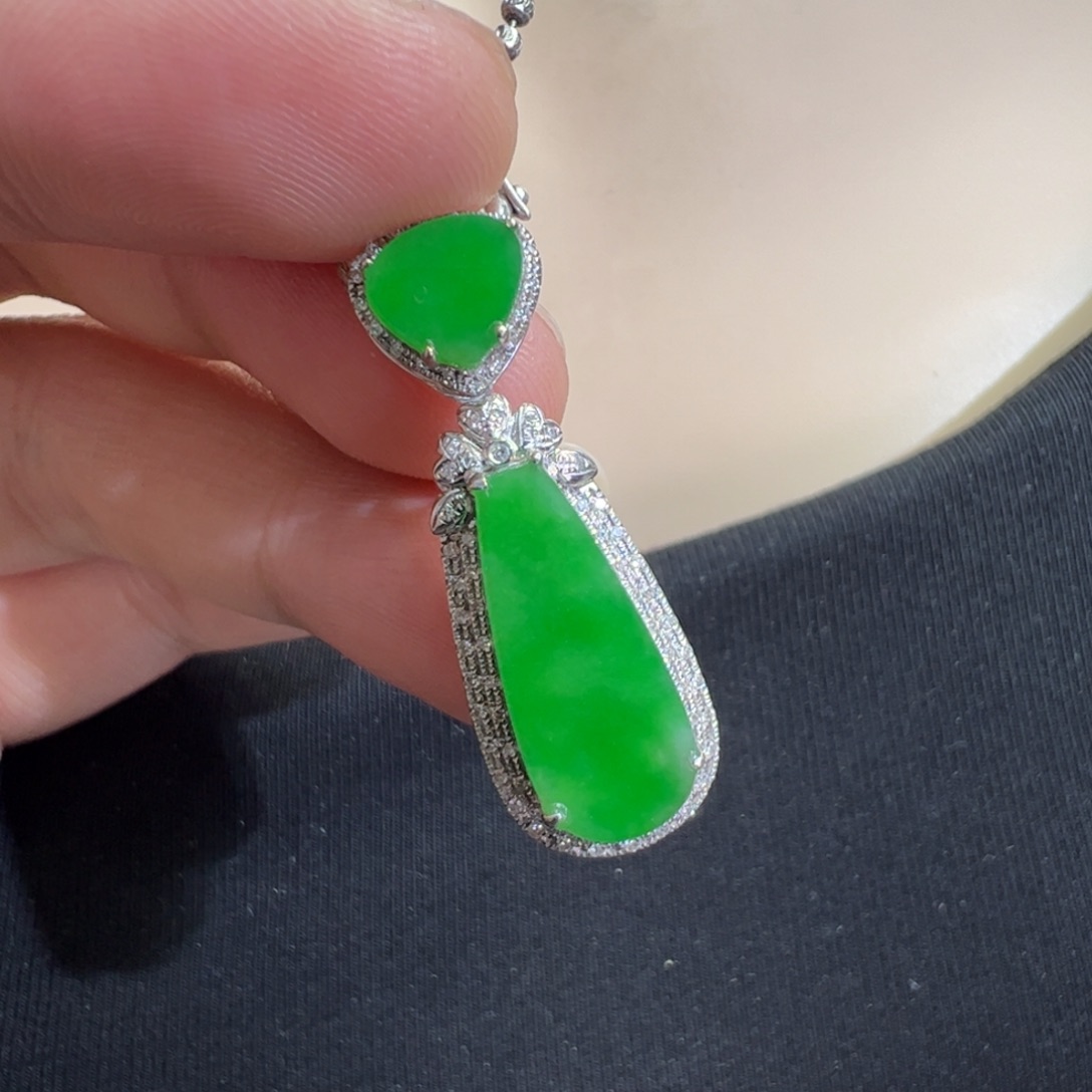 翡翠吊坠(不含链)18K金镶嵌