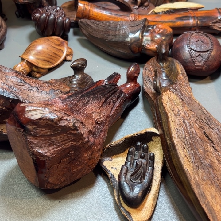 阿***德木大红酸枝无相佛摆件