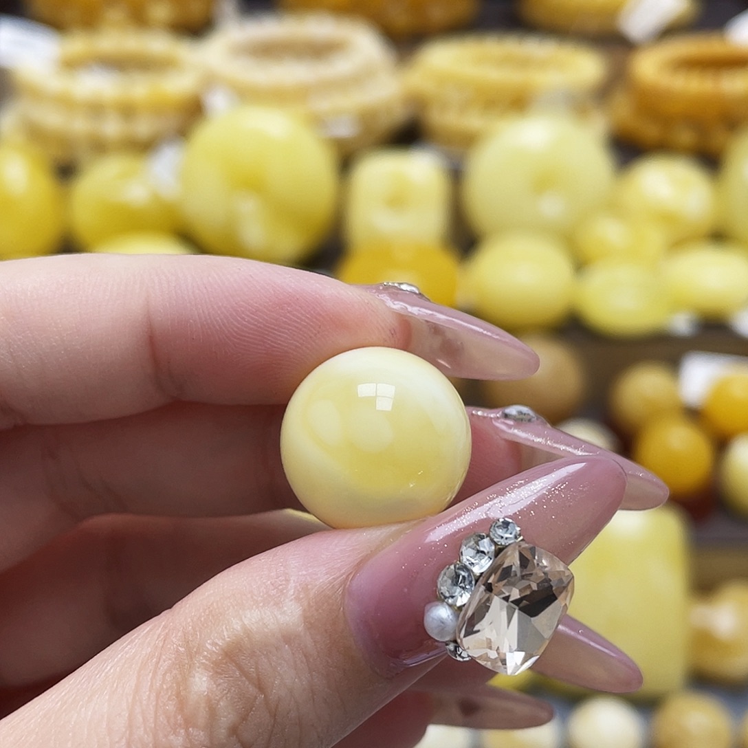 琥珀未镶嵌裸石16.3mm浓蜡妖花溶洞圆珠