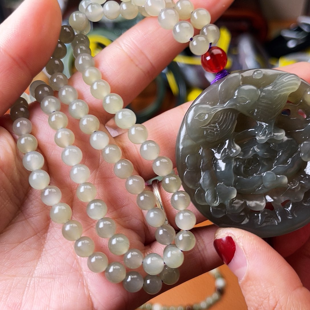 瑞***瑞蛇纹石玉未镶嵌颈饰