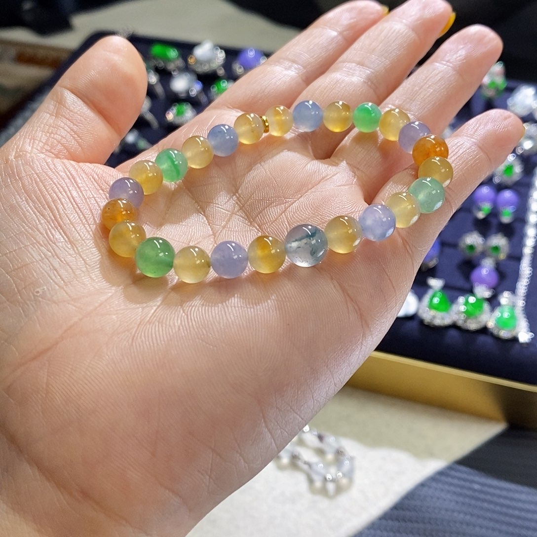 翡翠戒指未镶嵌珠珠