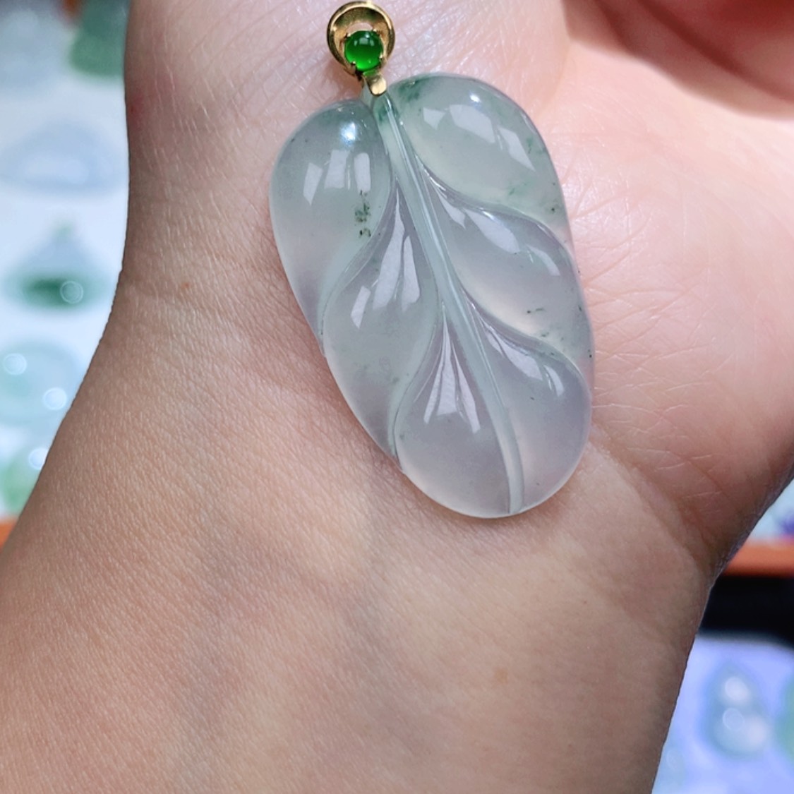 【闪购商品】翡翠颈饰18K金镶嵌叶子