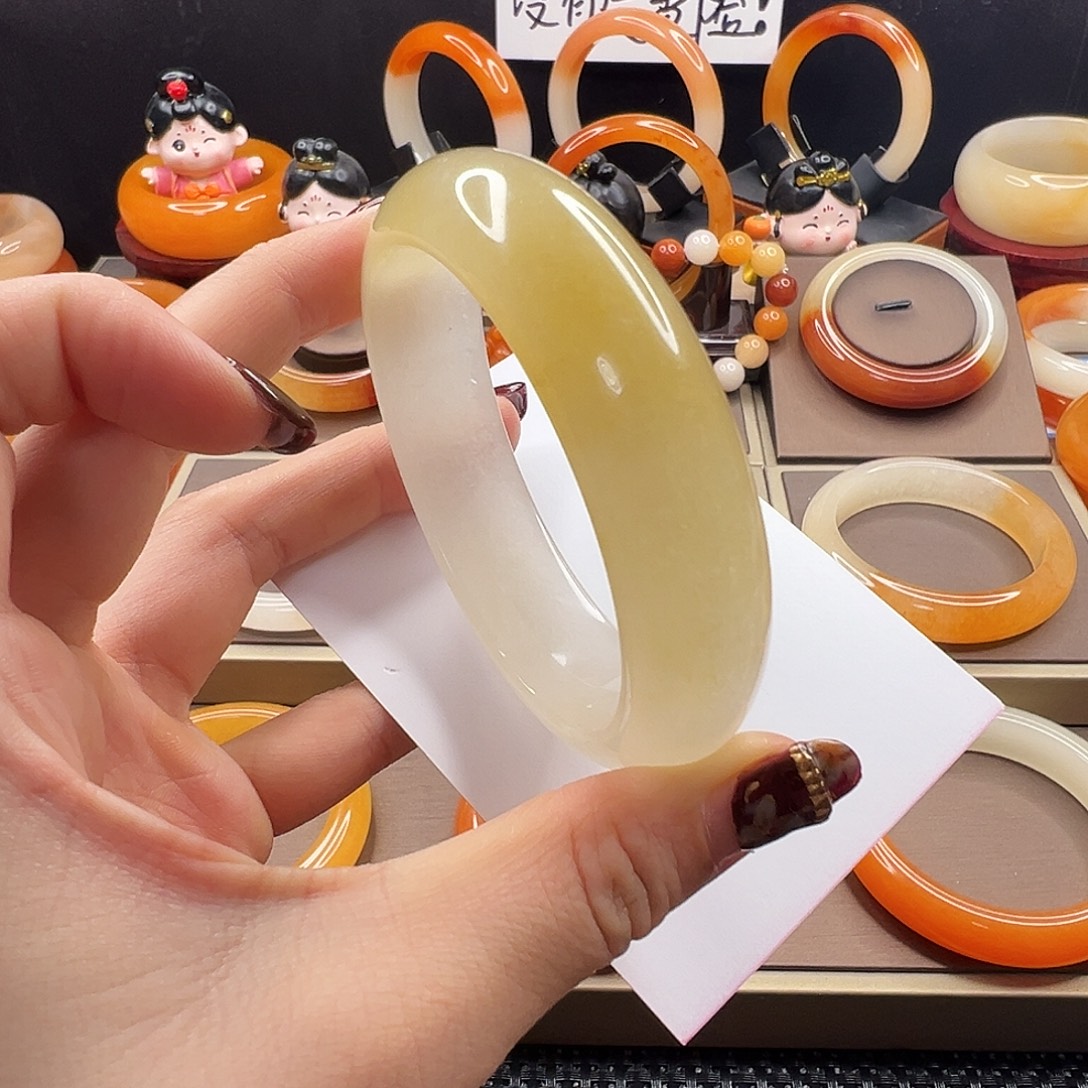 石英质玉（黄龙玉）未镶嵌手镯60.7