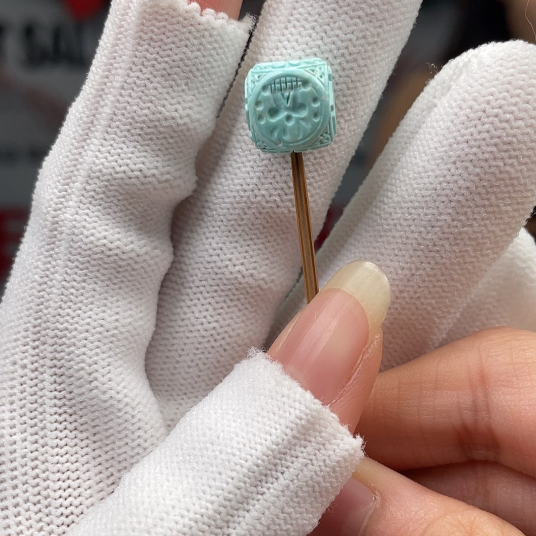 绿松石未镶嵌挂件