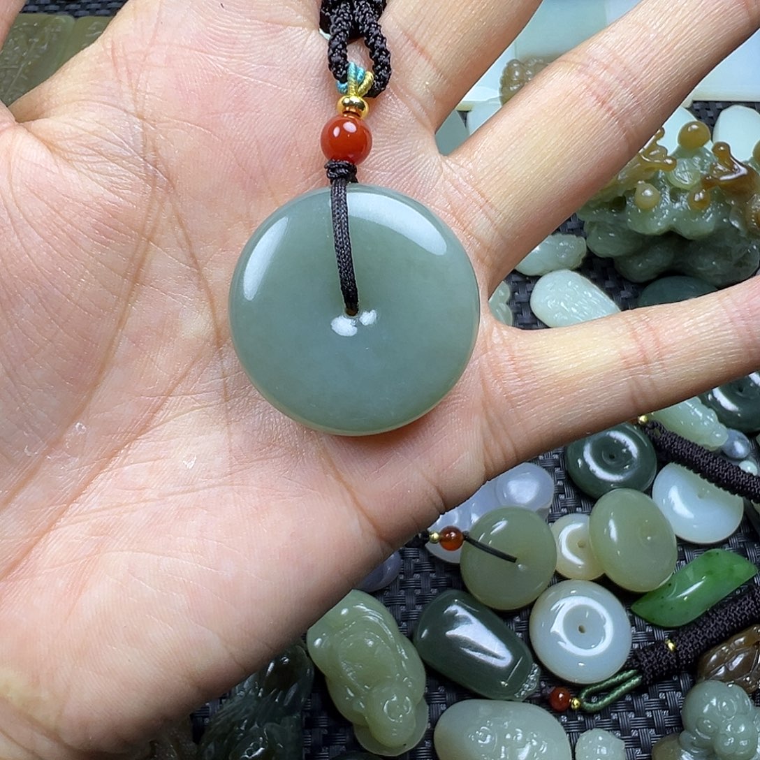 读***者和田玉未镶嵌吊坠(不含链)卡30