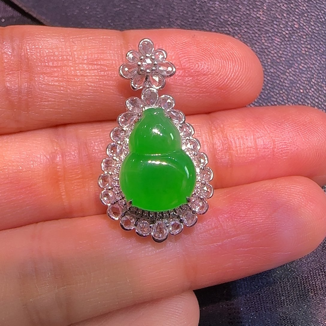 翡翠18K金镶嵌戒指