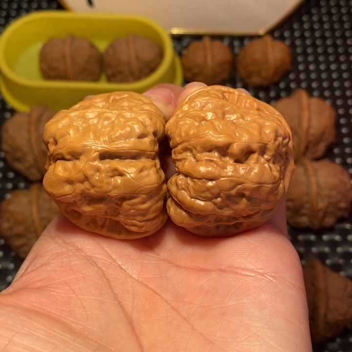 把件文玩核桃开背大腿