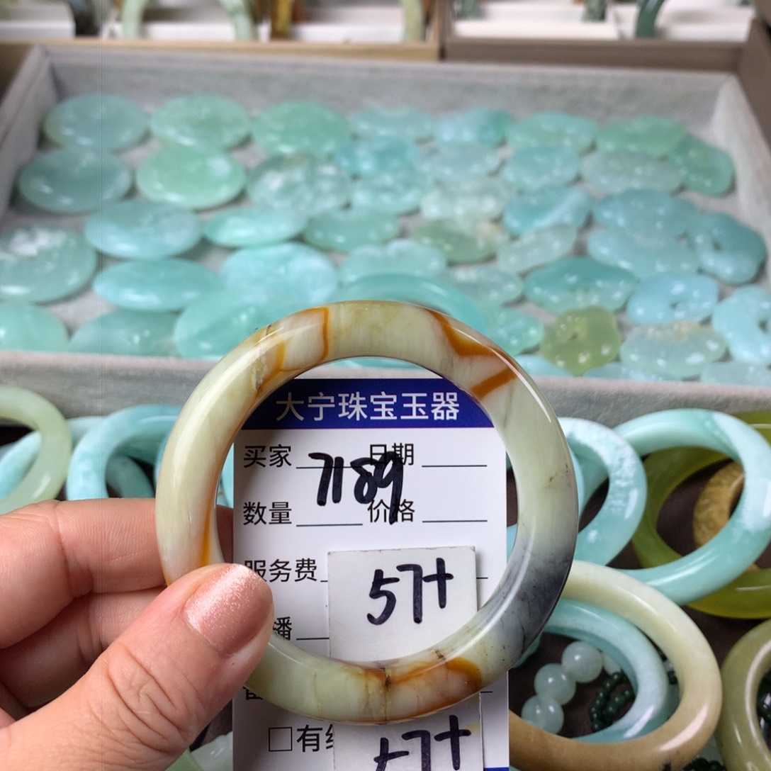 蛇纹石玉手镯未镶嵌7189