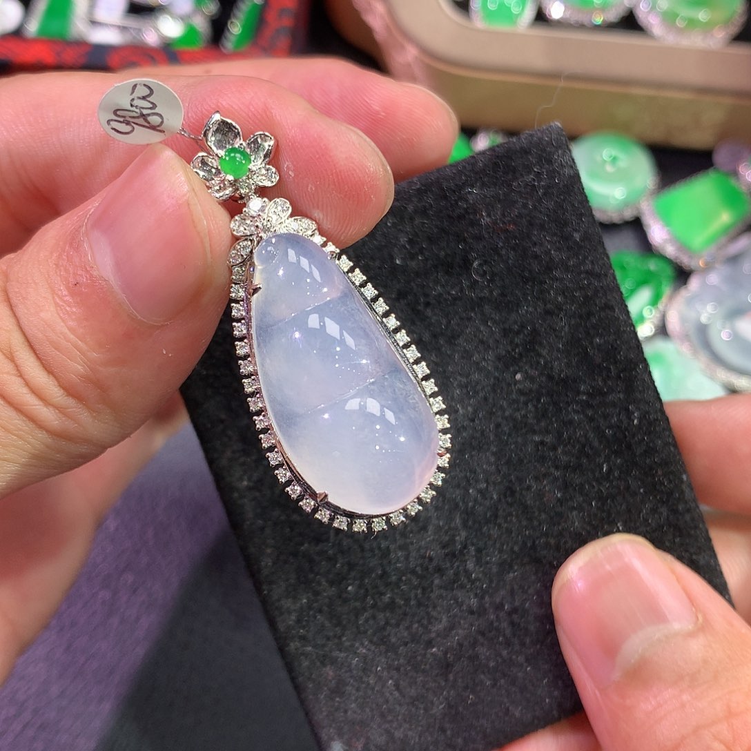 翡翠吊坠(赠链)18K金镶嵌