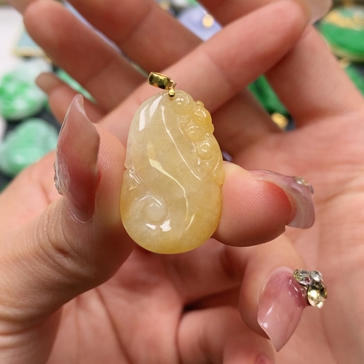 翡翠颈饰未镶嵌吊坠