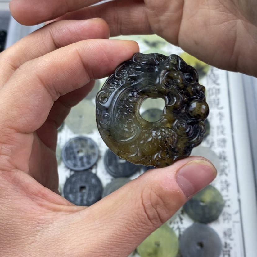 【闪购商品】岫玉颈饰未镶嵌岫玉龙鱼吊坠