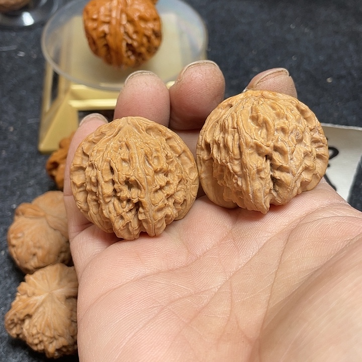 文玩核桃把件大龙