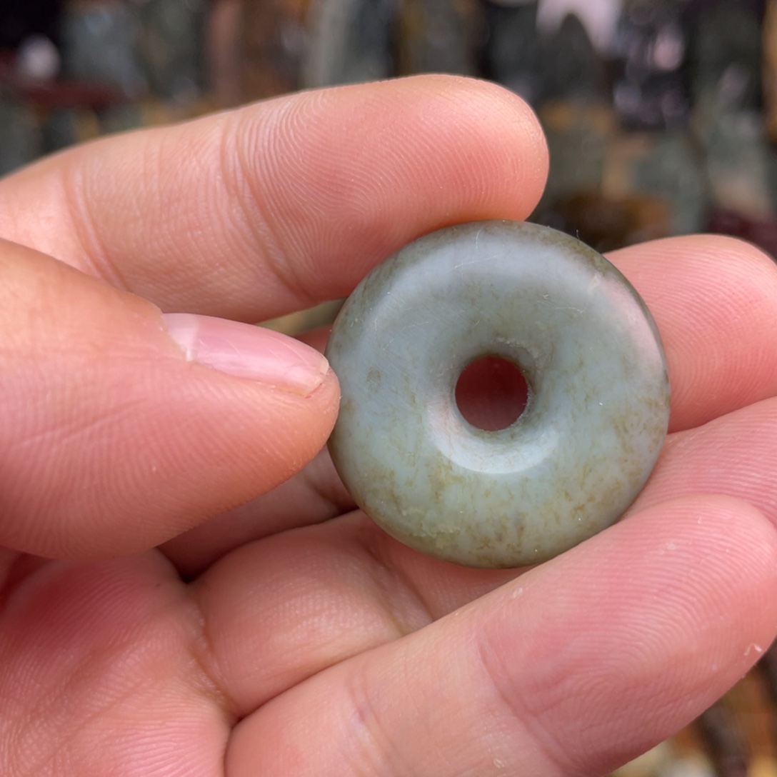 岫岩河磨玉（透闪石质玉）未镶嵌颈饰