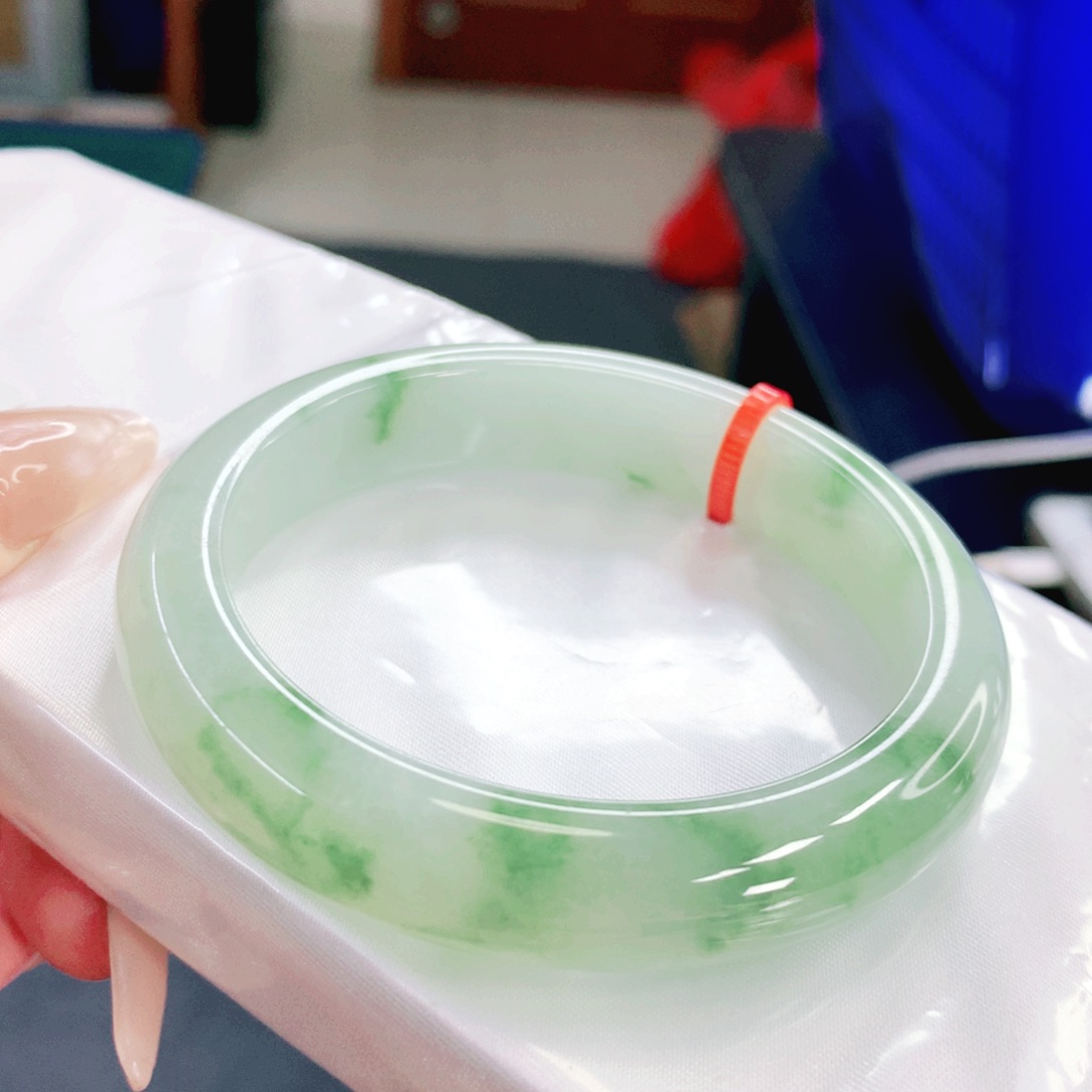 翡翠未镶嵌手镯56