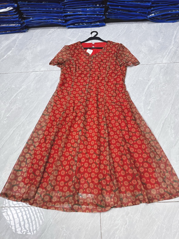 红色.黑色.气质显瘦时尚碎花中长款连衣裙