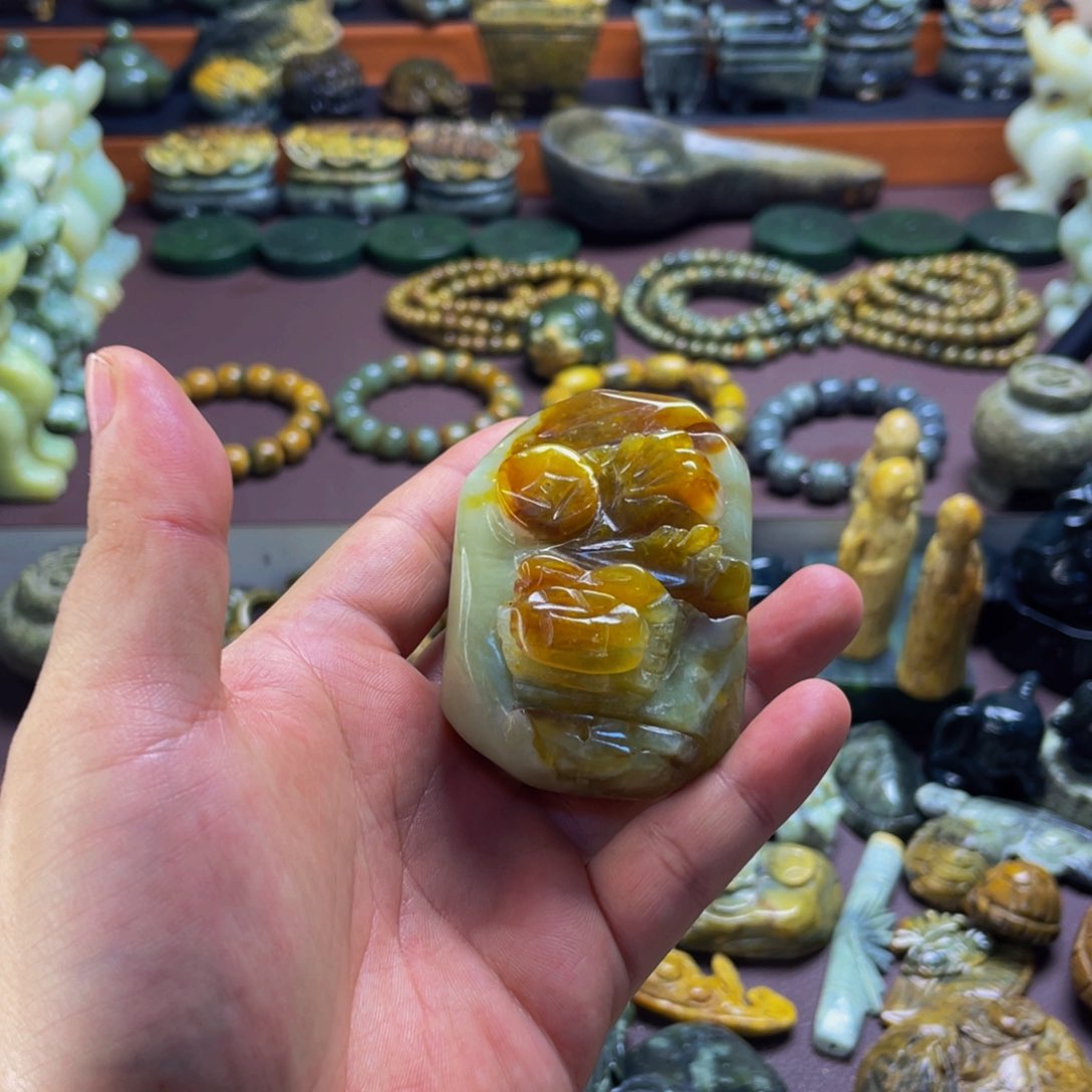 【闪购商品】未镶嵌岫岩河磨玉（透闪石质玉）挂件