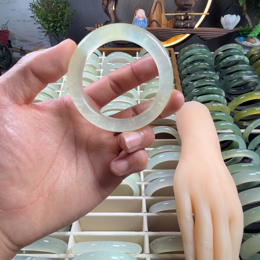 四***十岫玉未镶嵌手镯211111